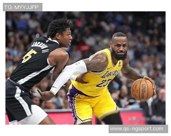 湖人对阵太阳首发阵容解析詹姆斯复出对位狄龙艾顿迎战马威