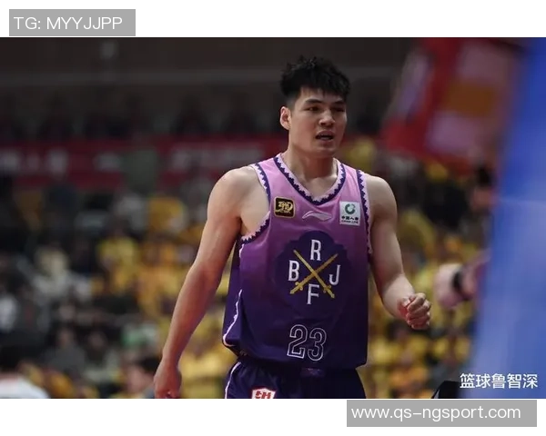 陈国豪砍下14分3前场板展现实力表示将继续努力做好自己的事情