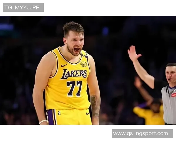 湖人揭幕战球员评分揭晓东契奇独领风骚新援艾顿惨遭D级评价