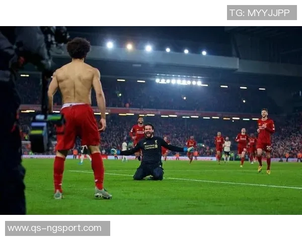 萨拉赫定制护腿板融合埃及文化与利物浦安菲尔德特色展现独特风格 萨拉赫定制护腿板融合埃及文化与利物浦安菲尔德特色展现独特风格