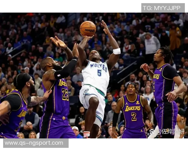 爱德华兹在明尼苏达枪击事件后表达关切与祈祷希望团结社区力量